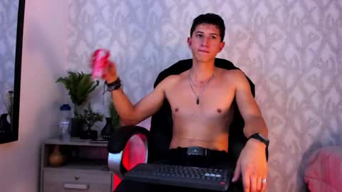 dorian_mystery online show from 12-17-24, 07:40