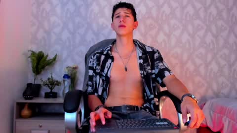 dorian_mystery online show from 01-20-25, 03:26