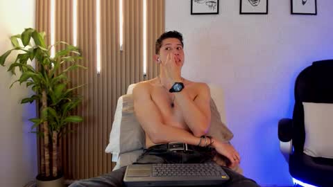 Snapshot of dorian_mystery chatting on 12-17-25, 08:48 dorian_mystery online show from 12-17-25, 08:48