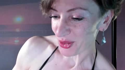 Snapshot of dorothy_meyer chatting on 05-18-26, 05:02 Dorothy Next stream on Monday at 3am-9am online show from 05-18-26, 05:02