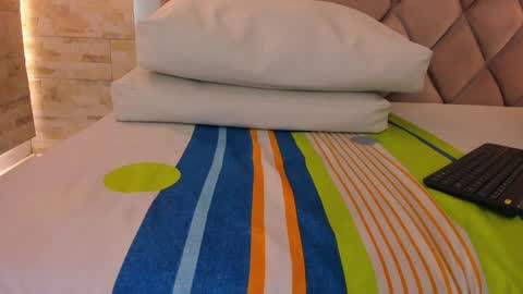 Snapshot of dorothy_vegga chatting on 01-10-25, 05:37 DOROTHY online show from 01-10-25, 05:37