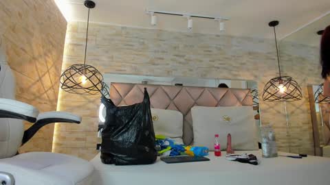 Snapshot of dorothy_vegga chatting on 01-23-25, 02:44 DOROTHY online show from 01-23-25, 02:44