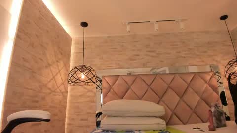 Snapshot of dorothy_vegga chatting on 02-22-25, 03:01 DOROTHY online show from 02-22-25, 03:01