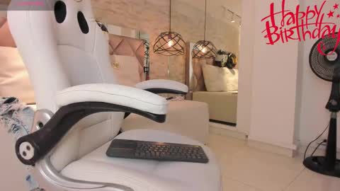 Snapshot of dorothy_vegga chatting on 03-01-25, 06:03 DOROTHY online show from 03-01-25, 06:03