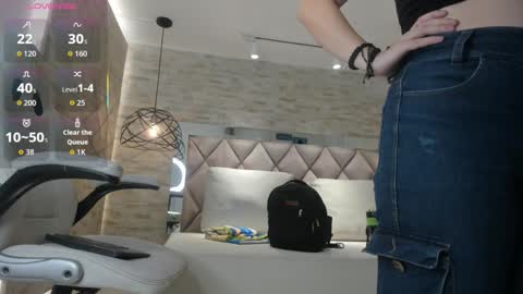 Snapshot of dorothy_vegga chatting on 10-06-25, 03:26 DOROTHY online show from 10-06-25, 03:26