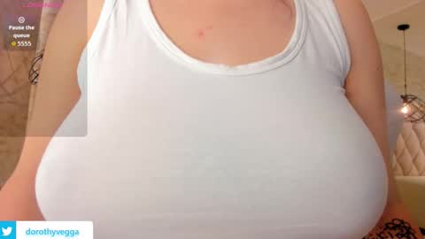 Snapshot of dorothy_vegga chatting on 10-27-25, 04:16 DOROTHY online show from 10-27-25, 04:16