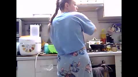 Dorrie Ann online show from 01-27-25, 06:31