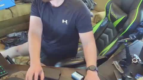 Snapshot of dotyoureyezez chatting on 02-04-25, 07:00 DotYourEyezez online show from 02-04-25, 07:00