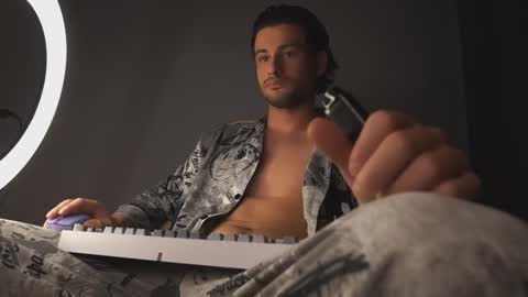 Keen online show from 03-10-25, 09:21