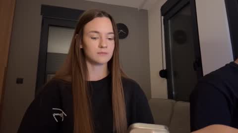 Snapshot of double_sun chatting on 09-21-25, 10:00 Alice and Mark online show from 09-21-25, 10:00