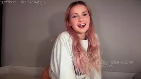 Lana  Eva  dont forget to give us a thumb up online show from 12-20-25, 08:54