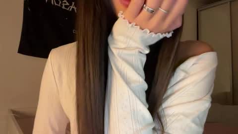 Snapshot of doublesees chatting on 09-25-25, 10:13 MOLLYYYY dont forget to give me a thumb up online show from 09-25-25, 10:13