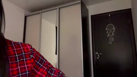 Snapshot of doublesees chatting on 10-20-25, 01:33 MOLLYYYY dont forget to give me a thumb up online show from 10-20-25, 01:33