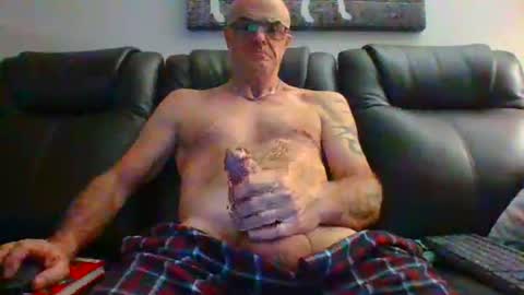 doum1122 online show from 02-24-25, 02:51