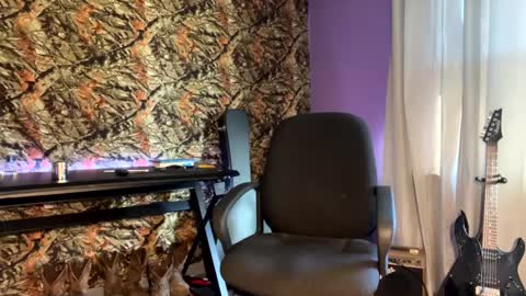 MrPirated online show from 01-06-25, 10:05