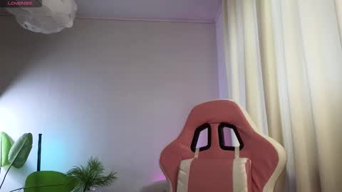 Lisbeth Salander online show from 12-04-25, 06:23