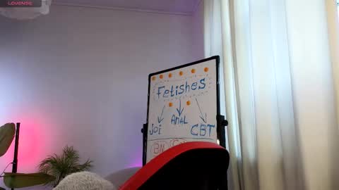 Lisbeth Salander online show from 12-14-25, 05:35