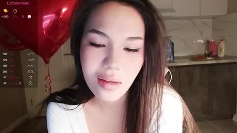 Snapshot of dragon_princesss chatting on 02-16-26, 01:18 Airi online show from 02-16-26, 01:18