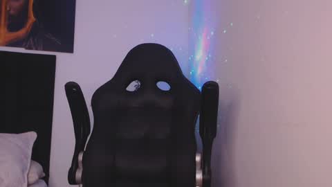 drake_cole11 online show from 12-02-24, 03:47