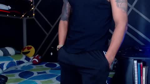 Drake online show from 10-15-25, 04:23