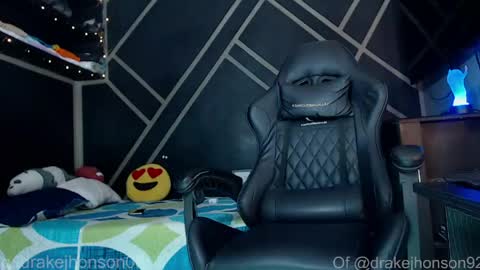 Snapshot of drake_jhonson08 chatting on 04-21-26, 03:46 Drake online show from 04-21-26, 03:46