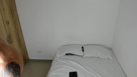 Snapshot of drakesmith02 chatting on 11-19-25, 01:27 Drake Smith online show from 11-19-25, 01:27