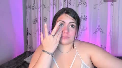 Snapshot of dreamboo_ chatting on 02-03-26, 02:53 Cami Daza online show from 02-03-26, 02:53