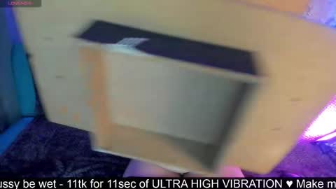 Snapshot of dreamboo_ chatting on 02-18-26, 02:07 Cami Daza online show from 02-18-26, 02:07