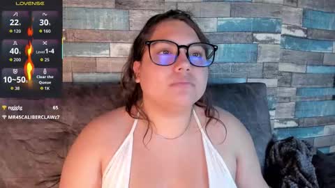 Snapshot of dreamboo_ chatting on 02-20-26, 06:26 Cami Daza online show from 02-20-26, 06:26