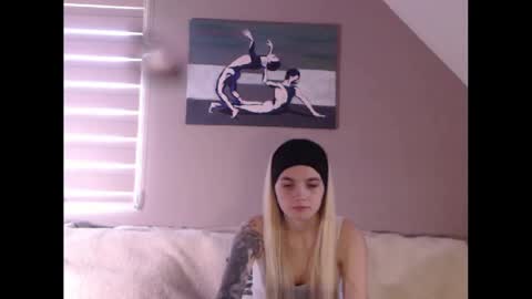 A girl online show from 01-07-25, 07:20