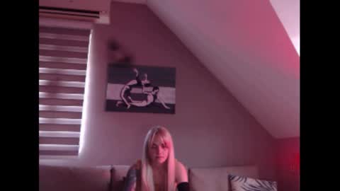 A girl online show from 03-12-25, 11:20