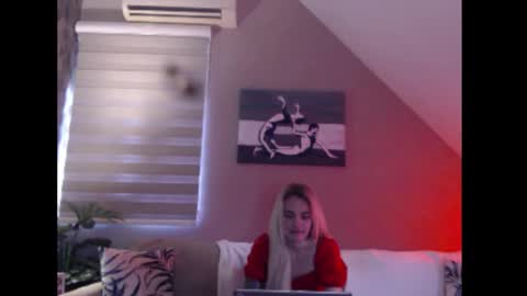 A girl online show from 12-04-25, 08:23