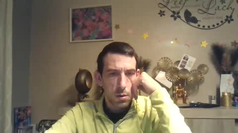 Snapshot of dreamguy38 chatting on 12-24-24, 03:05 dreamguy38 online show from 12-24-24, 03:05