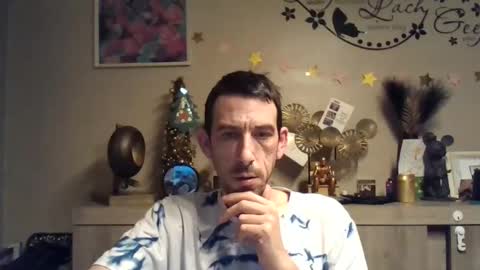 Snapshot of dreamguy38 chatting on 12-26-24, 06:52 dreamguy38 online show from 12-26-24, 06:52