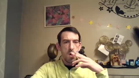 Snapshot of dreamguy38 chatting on 01-23-25, 03:26 dreamguy38 online show from 01-23-25, 03:26