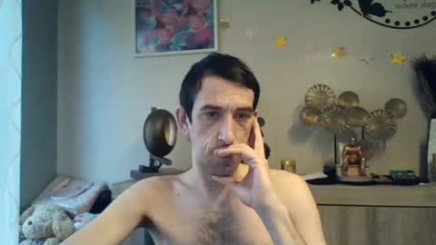 Snapshot of dreamguy38 chatting on 02-25-25, 08:03 dreamguy38 online show from 02-25-25, 08:03