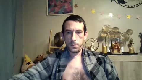 Snapshot of dreamguy38 chatting on 10-12-25, 04:22 dreamguy38 online show from 10-12-25, 04:22