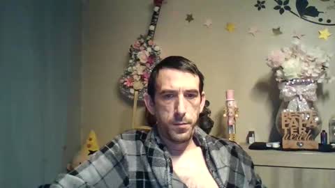 Snapshot of dreamguy38 chatting on 11-09-25, 05:39 dreamguy38 online show from 11-09-25, 05:39