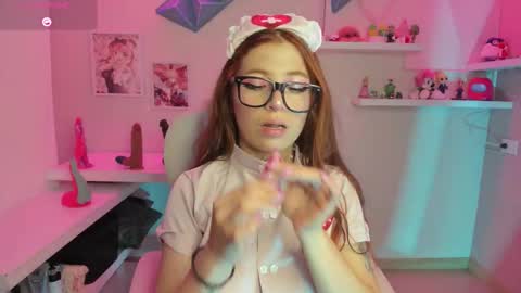Snapshot of dreamleah_ chatting on 10-13-25, 04:01 dreamleah_ online show from 10-13-25, 04:01
