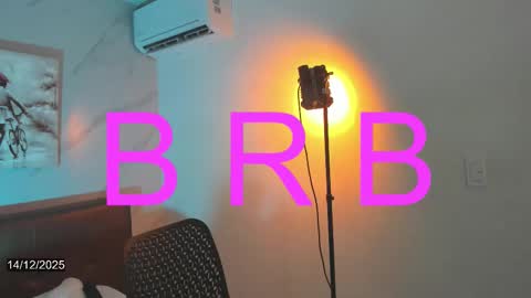 dreams_chloe online show from 12-14-25, 09:25