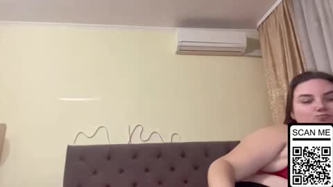 Mila online show from 10-21-25, 05:46