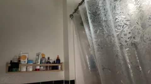 RIRI OR DREAMY online show from 01-17-26, 04:22