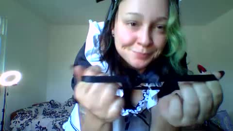 June XOXO online show from 09-11-25, 09:04