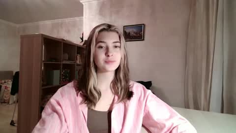 Snapshot of dremazwahlen chatting on 02-16-26, 03:30 Dia online show from 02-16-26, 03:30