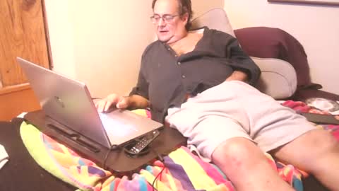 Snapshot of drfeelgood777 chatting on 01-06-25, 04:15 Dr. Feelgood online show from 01-06-25, 04:15