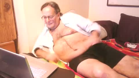 Snapshot of drfeelgood777 chatting on 01-12-25, 04:42 Dr. Feelgood online show from 01-12-25, 04:42