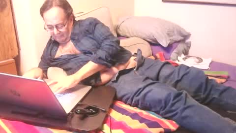 Snapshot of drfeelgood777 chatting on 02-17-25, 04:09 Dr. Feelgood online show from 02-17-25, 04:09