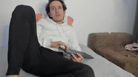 CamiSanti online show from 09-30-25, 02:38