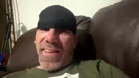 Snapshot of dryjerkoff chatting on 09-24-25, 02:48 dryjerkoff online show from 09-24-25, 02:48