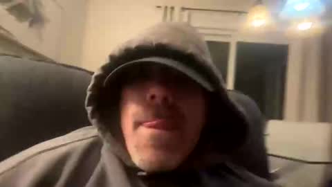 Snapshot of dryjerkoff chatting on 10-16-25, 04:24 dryjerkoff online show from 10-16-25, 04:24